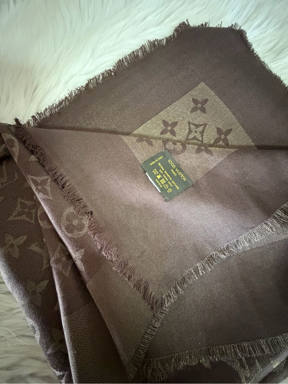 Louis Vuitton Monogram Shawl Scarf in Brown and Gold. - Picture 10 of 11